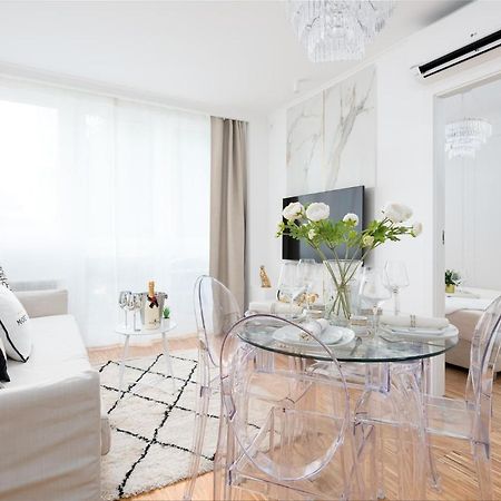 Glam & Modern By Cooee Apartments Warsaw Ngoại thất bức ảnh