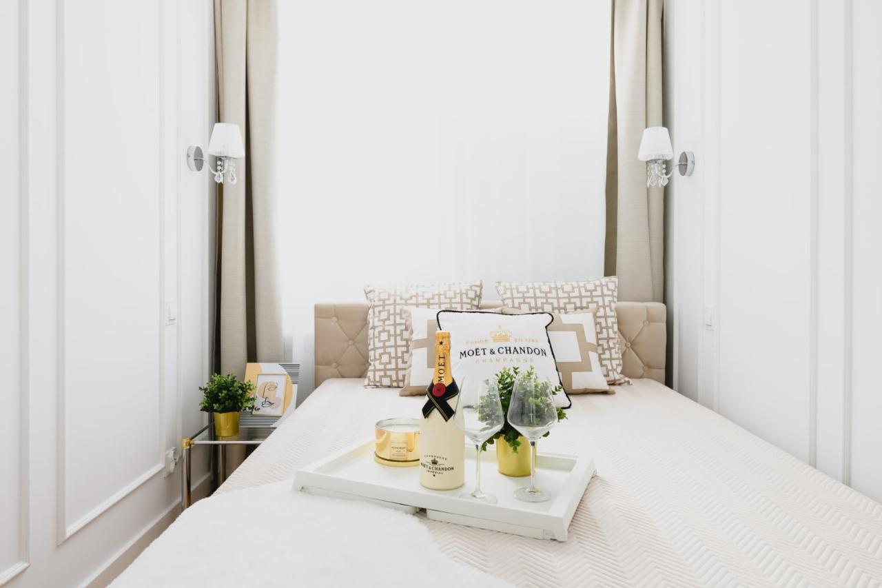 Glam & Modern By Cooee Apartments Warsaw Ngoại thất bức ảnh
