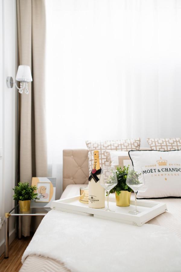 Glam & Modern By Cooee Apartments Warsaw Ngoại thất bức ảnh