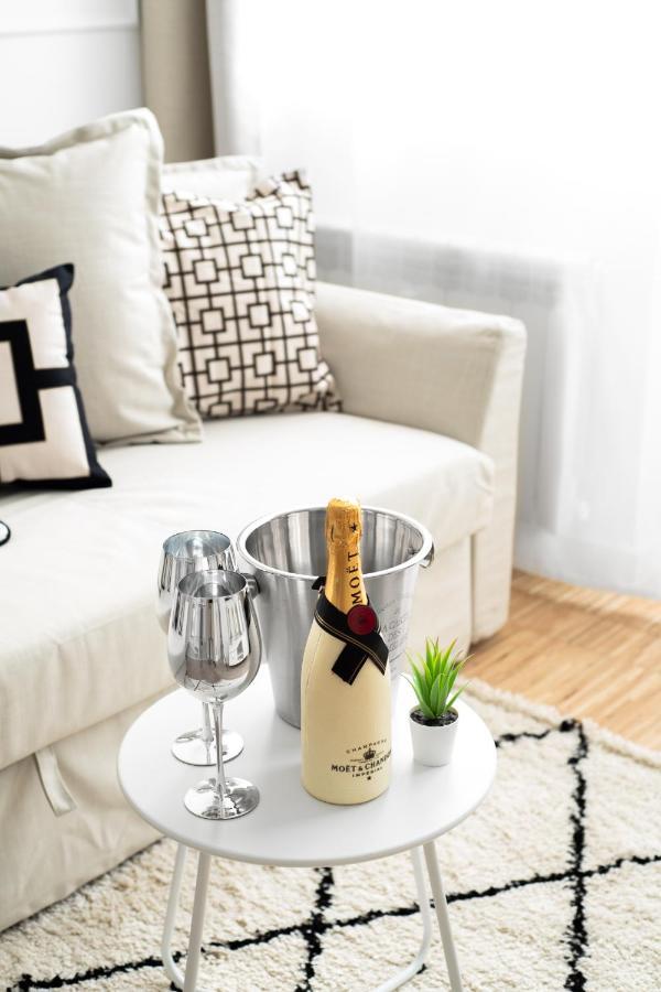 Glam & Modern By Cooee Apartments Warsaw Ngoại thất bức ảnh