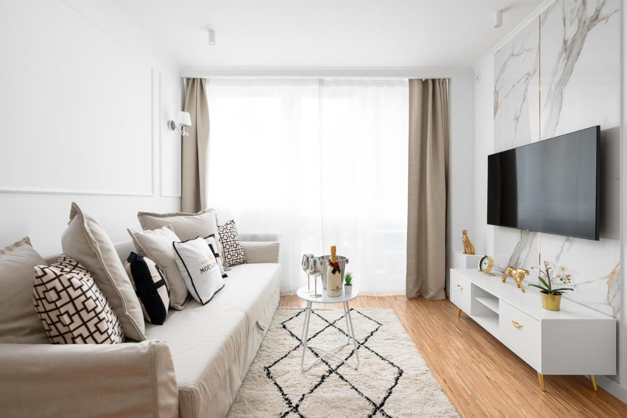 Glam & Modern By Cooee Apartments Warsaw Ngoại thất bức ảnh